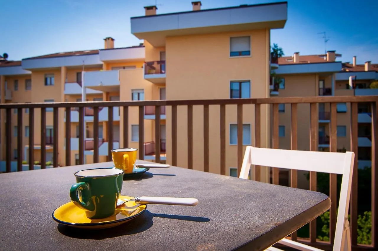 Verona - Familyoasi Free Parking And Garden 0*,  Italy