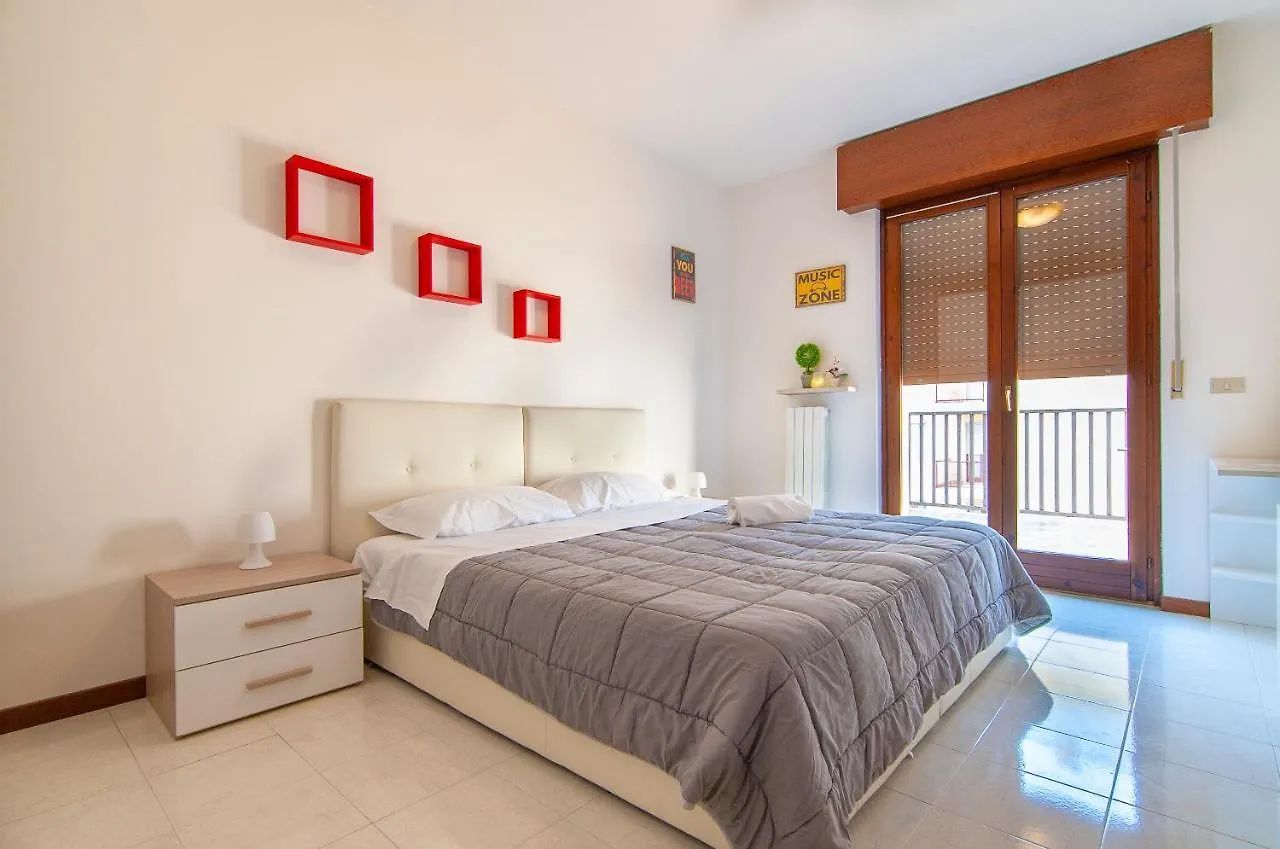Verona - Familyoasi Free Parking And Garden Italy