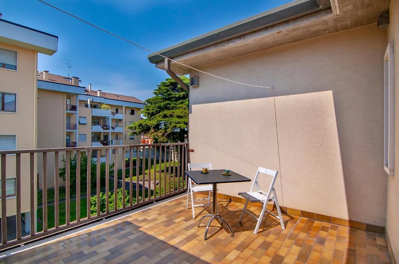 Verona - Familyoasi Free Parking And Garden 0*,